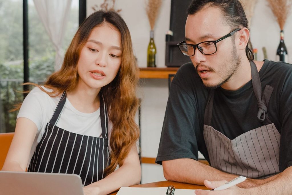 cara mengubah CV menjadi PT, ubah CV jadi PT, perubahan usaha CV ke PT, proses pendirian PT dari CV, syarat mengubah CV menjadi PT, biaya mengubah CV menjadi PT proses ubah CV ke PT, jasa pengurusan CV menjadi PT, pembuatan PT dari CV, legalitas usaha PT, akta perubahan CV ke PT, NIB PT, SK Kemenkumham PT,NPWP badan usaha, OSS RBA PT, pendirian PT terbatas, konsultasi legalitas usaha